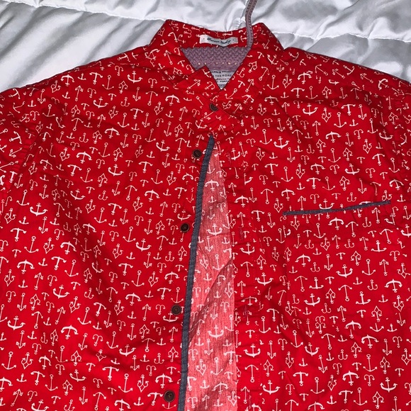 Large button down - Picture 1 of 2